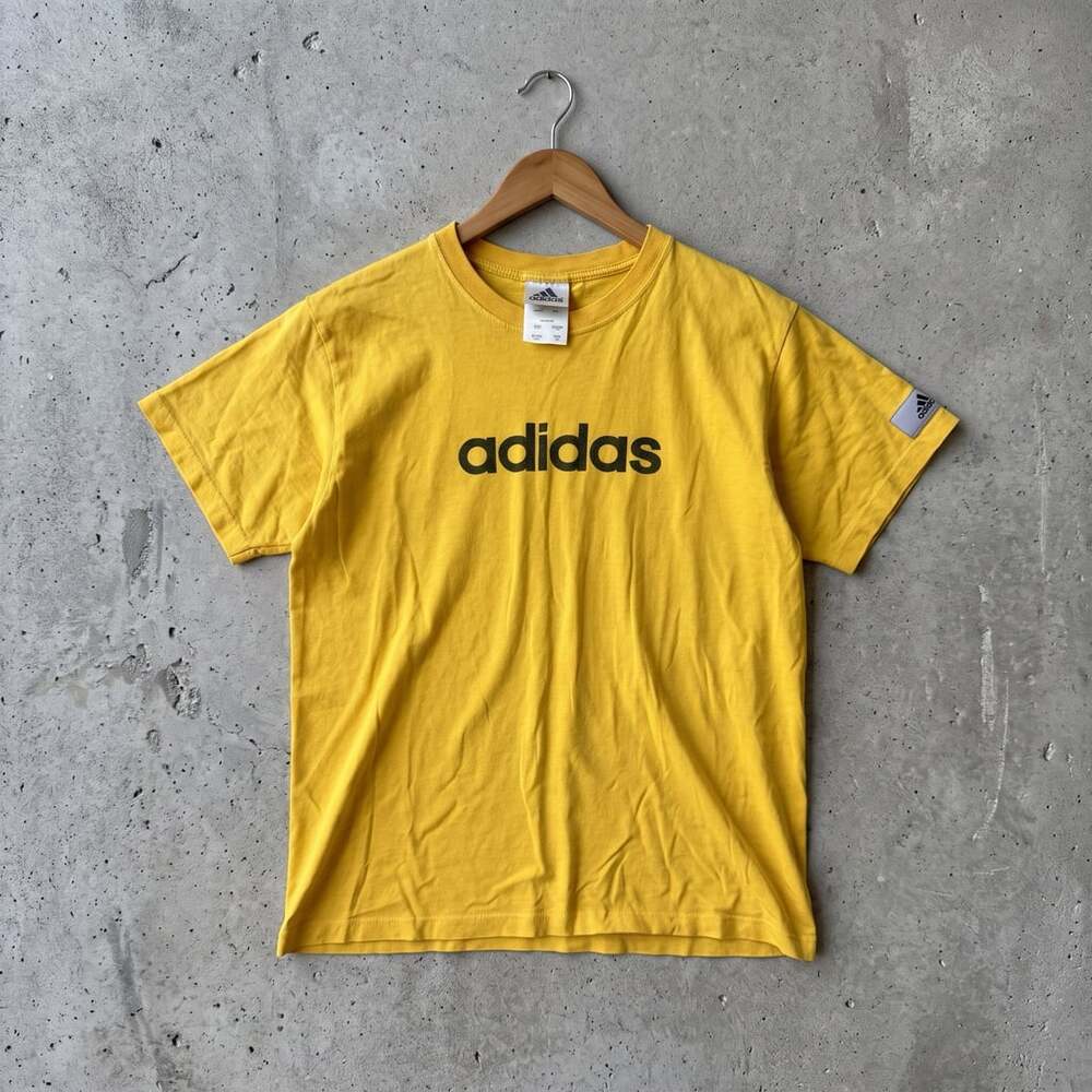 Adidas T-Shirt Size L Yellow Soccer Graphic Vintage